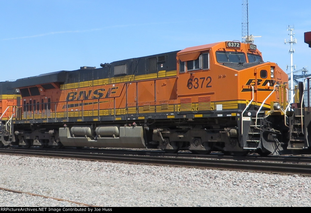 BNSF 6372
